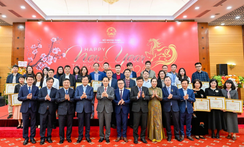 Yêu cầu cấp thiết về triển khai công tác đối ngoại toàn diện ở tầm cao mới -0