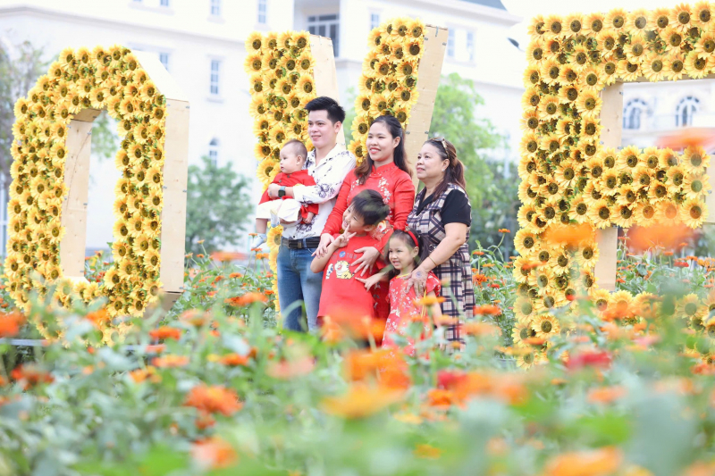 Van Phuc City bật “Mood xuân” với lễ hội hoa Tết lớn nhất năm -0