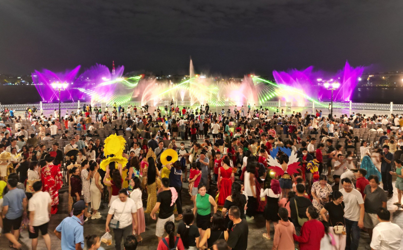 Van Phuc City bật “Mood xuân” với lễ hội hoa Tết lớn nhất năm -0