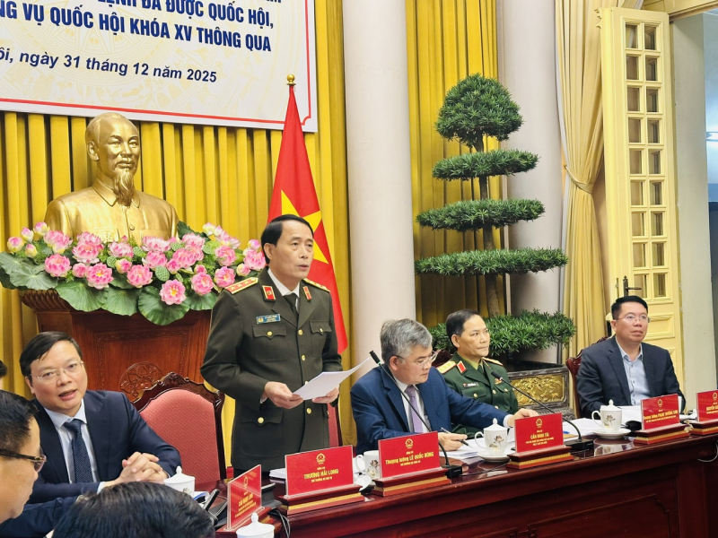 Công bố 14 luật và 1 pháp lệnh -0