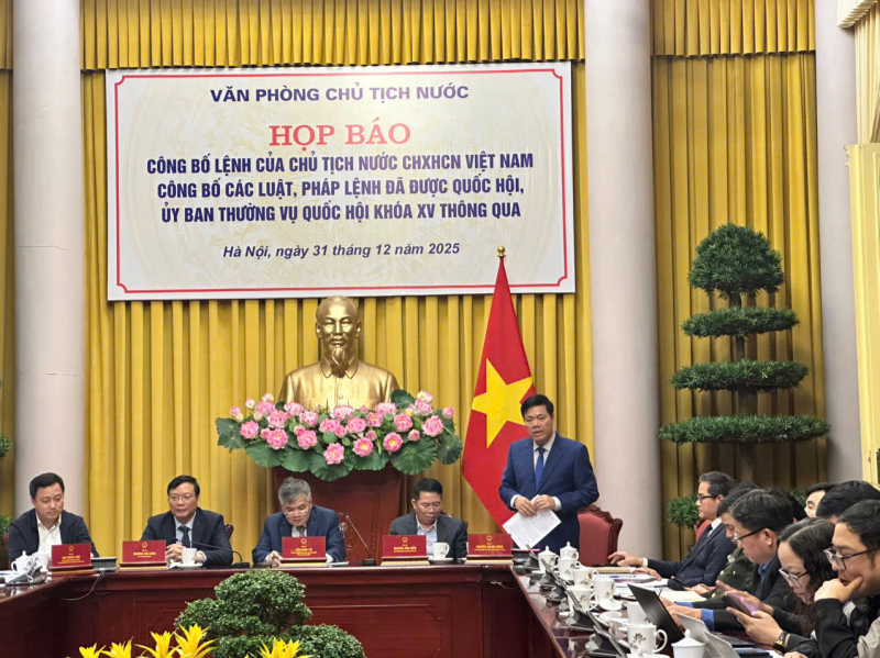 Công bố 14 luật và 1 pháp lệnh -0