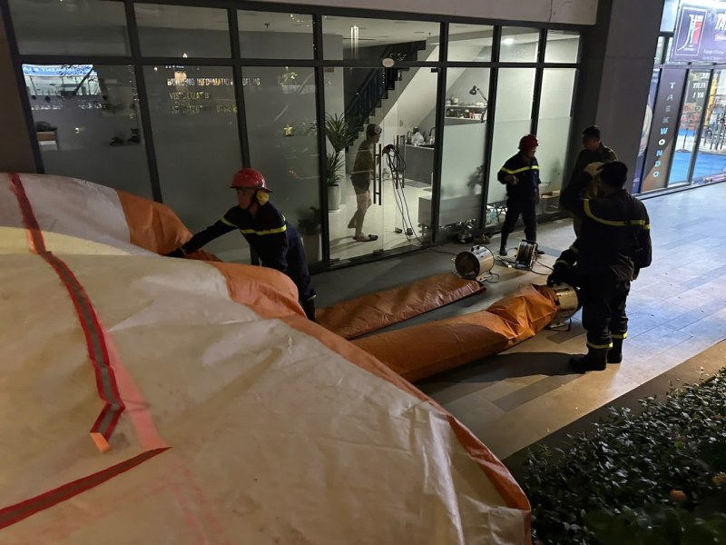 Thượng úy Cảnh sát vận động, thuyết phục nam thanh niên từ bỏ ý định tự tử -1