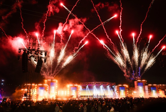 Thế giới chào đón 2026 với niềm tin và hy vọng -0