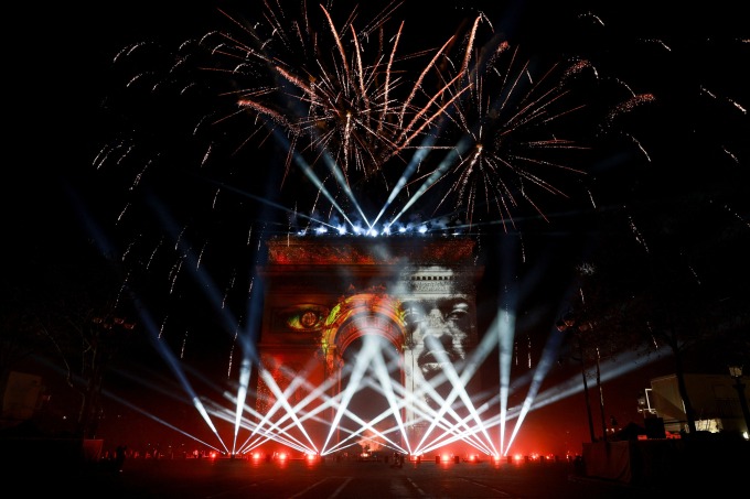 Thế giới chào đón 2026 với niềm tin và hy vọng -0