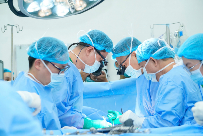 Ca ghép tim xuyên đêm - cuộc chạy đua sinh tử khép lại năm 2025 -0