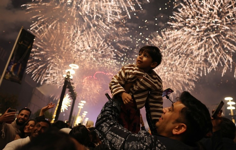 Thế giới chào đón 2026 với niềm tin và hy vọng -0