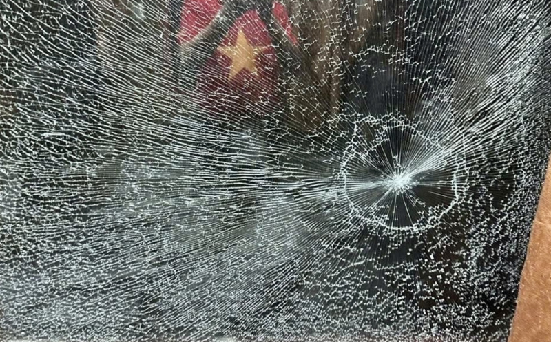 Ném đá vào đoàn tàu đang di chuyển, 2 thiếu niên bị xử lý  -0