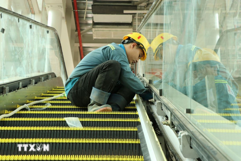 Xuyên Tết lắp đặt thiết bị tại nhà ga sân bay Long Thành -0