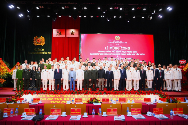 Hanoi City Police Department receives fourth “Hero of the People’s Armed Forces” title -0