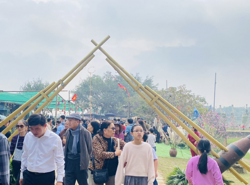 Hà Nội đón lượng khách kỷ lục dịp Tết Dương lịch  -0