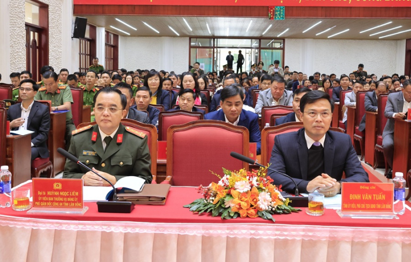 Nhiều tập thể xuất sắc ở Lâm Đồng được Bộ Công an tặng Bằng khen -1