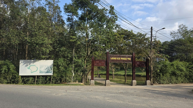 Xuất hiện 2 hạng mục “lạ” sau khi phục hồi, tôn tạo di tích trong quần thể khu lăng mộ vua Thiệu Trị -0