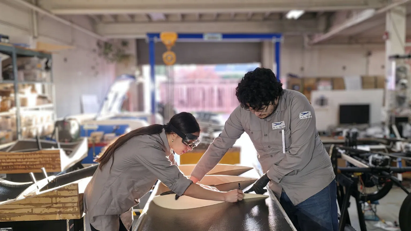 Ôtô điện bay đầu tiên trên thế giới -0