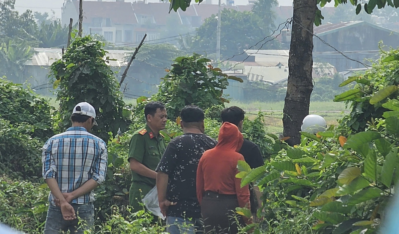 Người đàn ông bán trái cây dạo tử vong bất thường trong bụi cây  -0