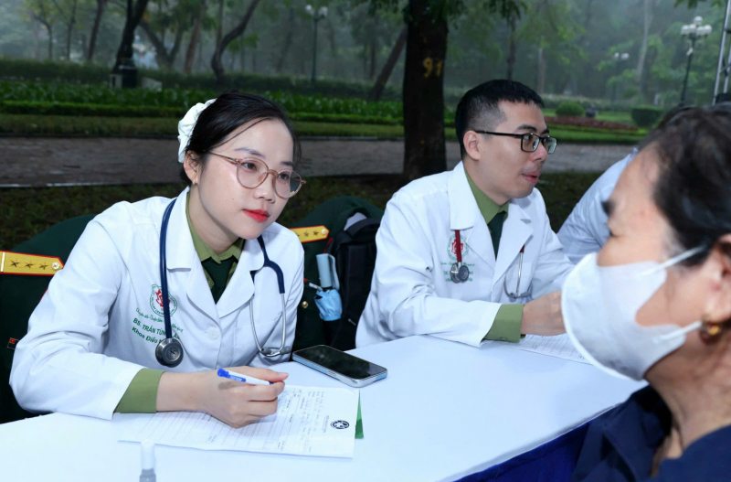 Người cận nghèo, người từ 75 tuổi hưởng trợ cấp cứu trí xã hội được hưởng 100% BHYT từ 2026 -0