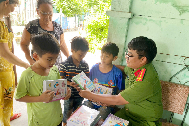 Trọn niềm tin của nhân dân qua từng bức thư cảm ơn -0