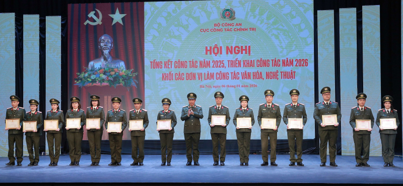 Phát huy tinh thần chủ động, sáng tạo trong công tác văn hoá, văn nghệ CAND -1