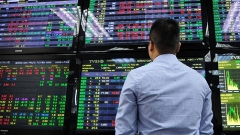 Chứng khoán thăng hoa, VN-Index vượt 1.800 điểm, lập đỉnh lịch sử -0