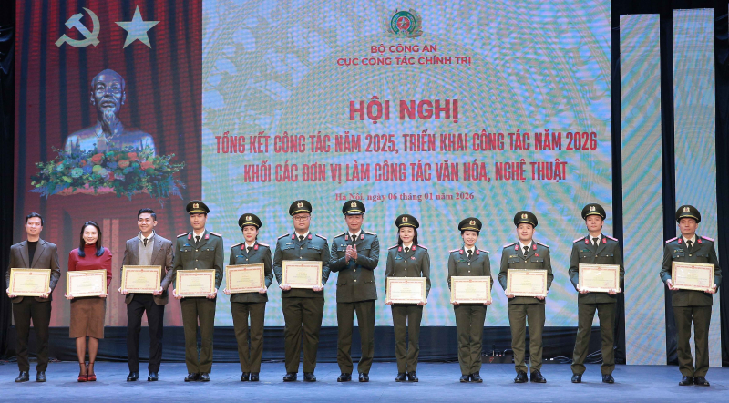 Phát huy tinh thần chủ động, sáng tạo trong công tác văn hoá, văn nghệ CAND -1