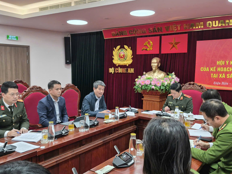 Bộ Công an khẩn trương đưa điện về với bà con vùng đồng bào biên giới khó khăn xã Sáng Nhè -0