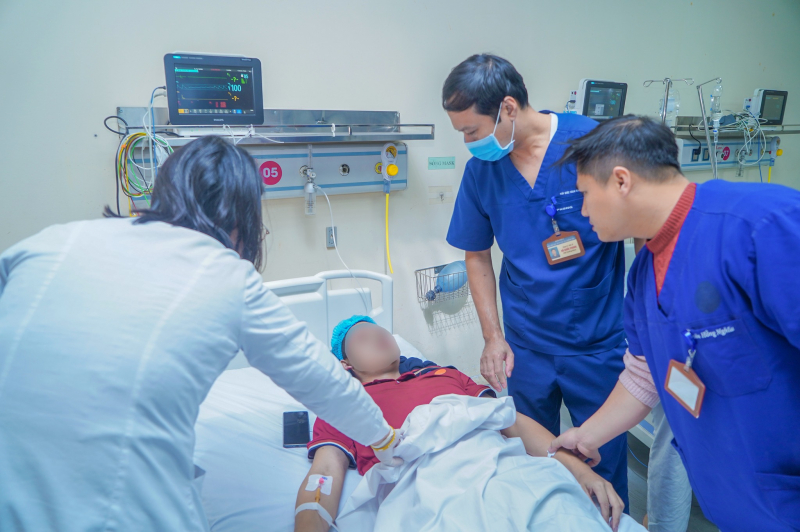 Sức khỏe 15 nạn nhân trong vụ cháy nhà 3 tầng ở phố Trần Cung giờ ra sao? -0