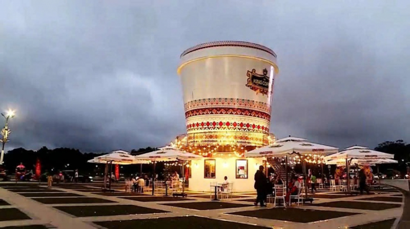 Buộc di dời mô hình ly cà phê khổng lồ khỏi Quảng trường Lâm Viên Đà Lạt -0