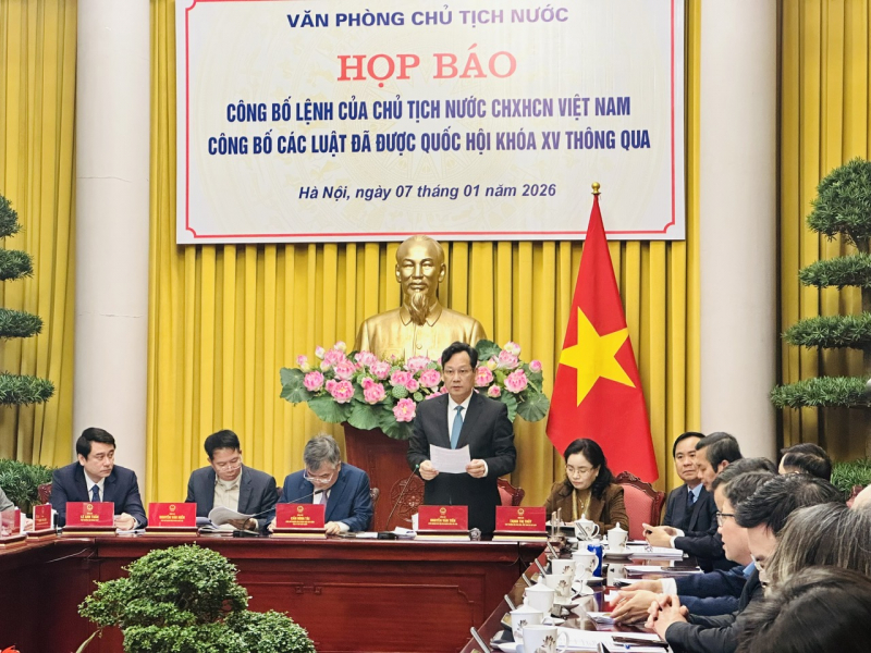 Công bố 12 luật -0