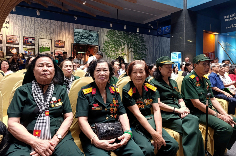 Hàng trăm hình ảnh, tư liệu, hiện vật tái hiện 'Thời thanh xuân trên tuyến đường 1C huyền thoại' -3