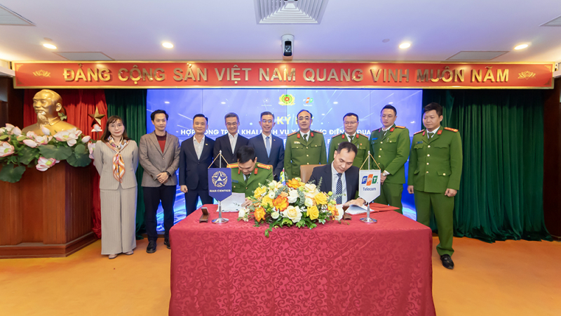 FPT Telecom và Trung tâm RAR- Bộ Công an ký kết Hợp đồng triển khai dịch vụ xác thực điện tử qua VNeID -0