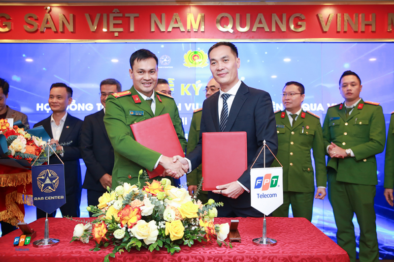 FPT Telecom và Trung tâm RAR- Bộ Công an ký kết Hợp đồng triển khai dịch vụ xác thực điện tử qua VNeID -1