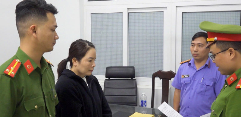 Bắt nữ giám đốc lừa đảo 14 tỷ đồng tiền đặt cọc mua đất theo “suất ngoại giao” -0