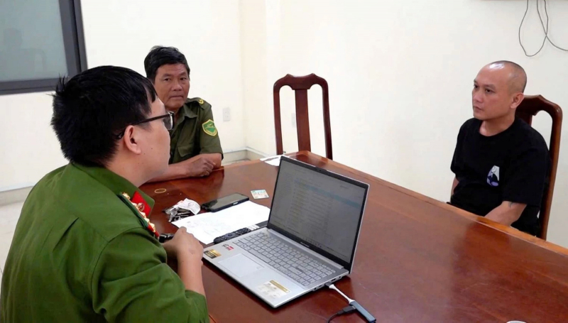 Bắt gã đàn ông chứa chấp “tiệc ma túy” bị truy nã đặc biệt  -0