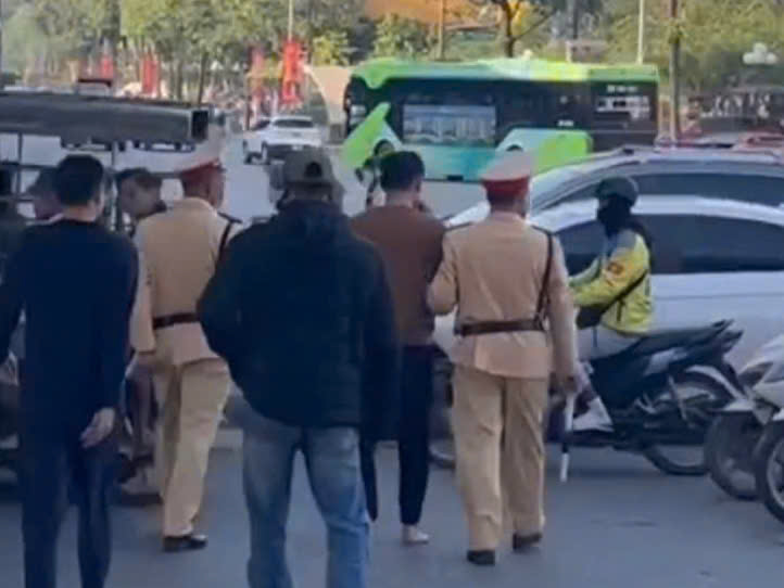 1522911958416489668 (1).jpg -0