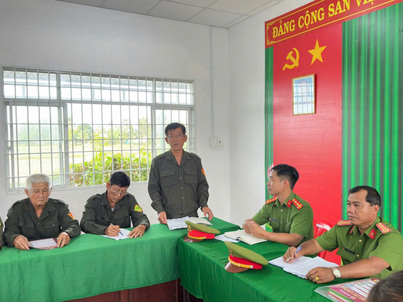 Những bước chân giữ bình yên nơi biên giới Tây Nam -0