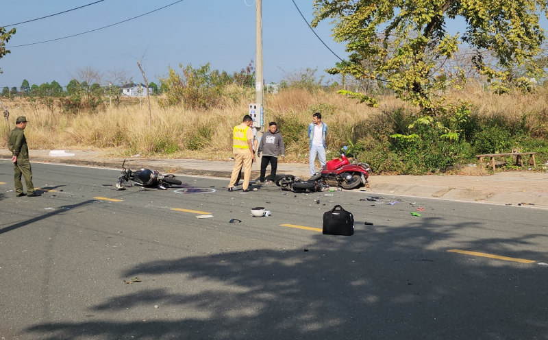 1 người chết và 3 người bị thương trong vụ nhóm thiếu niên điều khiển xe đạp điện tông nhau -0