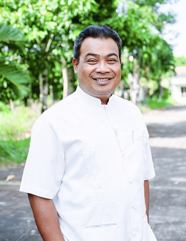 nhà báo, nhà nghiên c%3fu, nhà tho th%3fch ð%3f ni.jpg -1