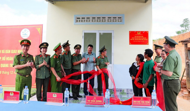 Những hình ảnh ấn tượng của lực lượng Công an thần tốc triển khai “Chiến dịch Quang Trung” -0