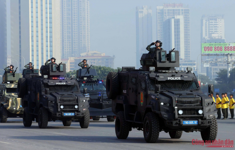 Những khoảnh khắc ấn tượng tại Lễ xuất quân và diễn tập các phương án bảo vệ Đại hội XIV của Đảng -1