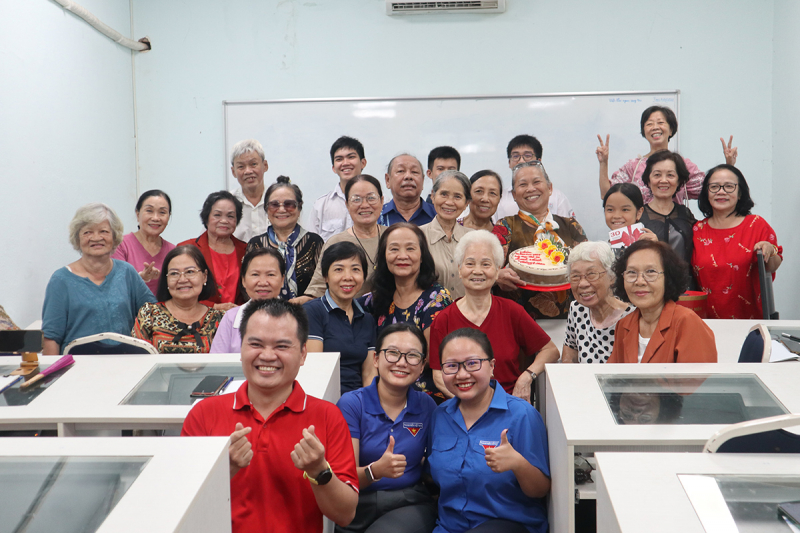 “Chỗ” cho người già -2