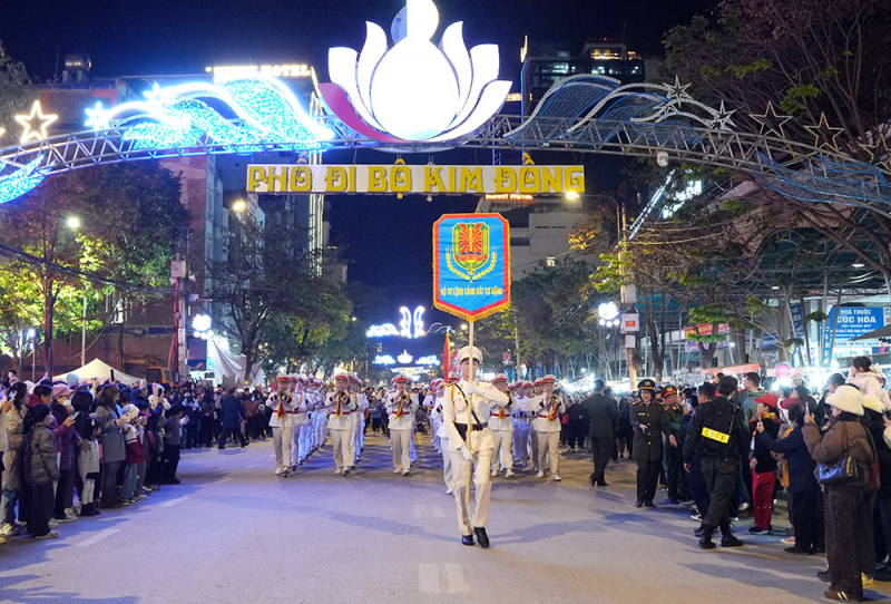 Chương trình nghệ thuật kỷ niệm 85 năm Ngày Bác Hồ về nước lãnh đạo cách mạng Việt Nam -0