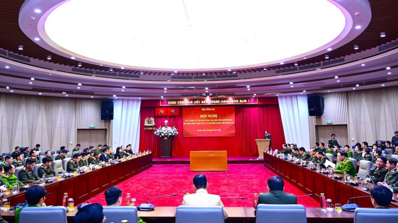 Giới thiệu Bộ trưởng Lương Tam Quang, Thứ trưởng Lê Quốc Hùng và 2 đồng chí ứng cử đại biểu Quốc hội khoá XVI -0