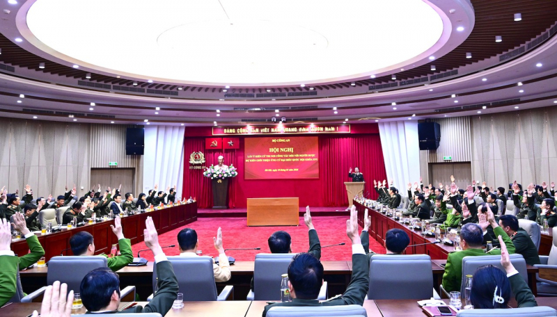 Giới thiệu Bộ trưởng Lương Tam Quang, Thứ trưởng Lê Quốc Hùng và 2 đồng chí ứng cử đại biểu Quốc hội khoá XVI -1