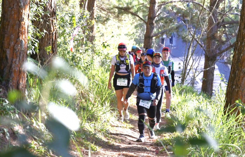 Hơn 1.000 VĐV chinh phục địa hình rừng thông Đà Lạt -0