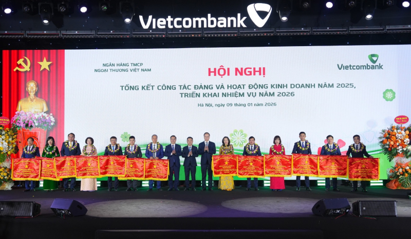 Vietcombank năm 2025: Bản lĩnh ngân hàng trụ cột trong chu kỳ vượt lên thách thức để kiến tạo phát triển -0
