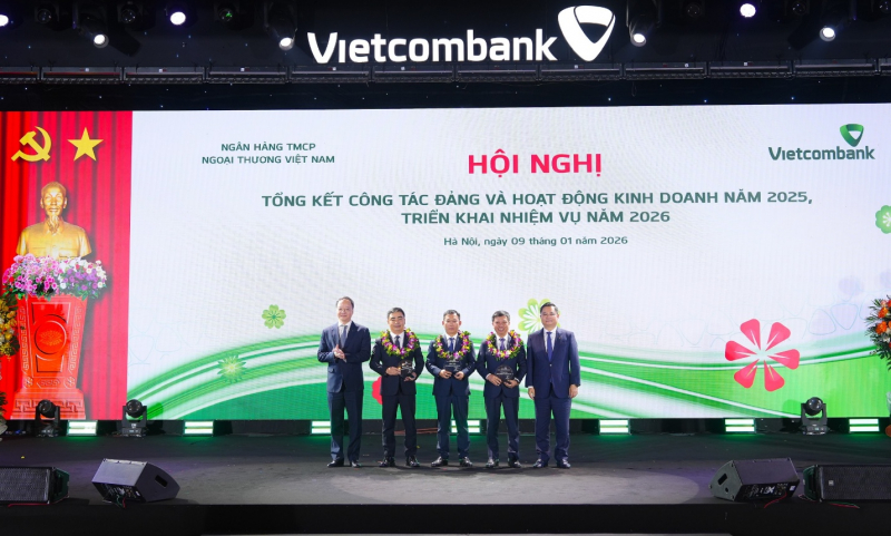 Vietcombank năm 2025: Bản lĩnh ngân hàng trụ cột trong chu kỳ vượt lên thách thức để kiến tạo phát triển -0