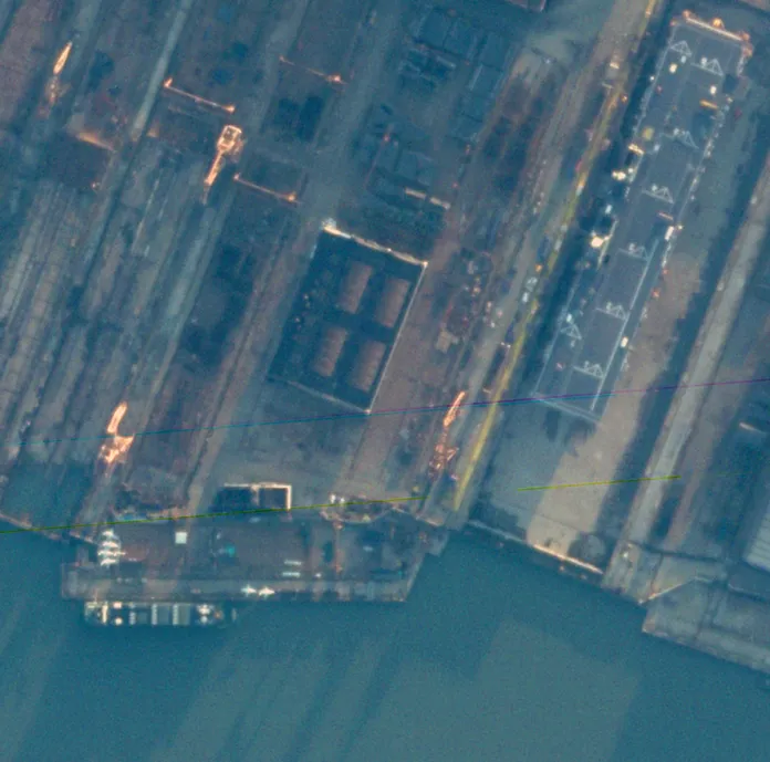 Lộ hình ảnh máy phóng điện từ  trên xe bánh hơi của Trung Quốc -0