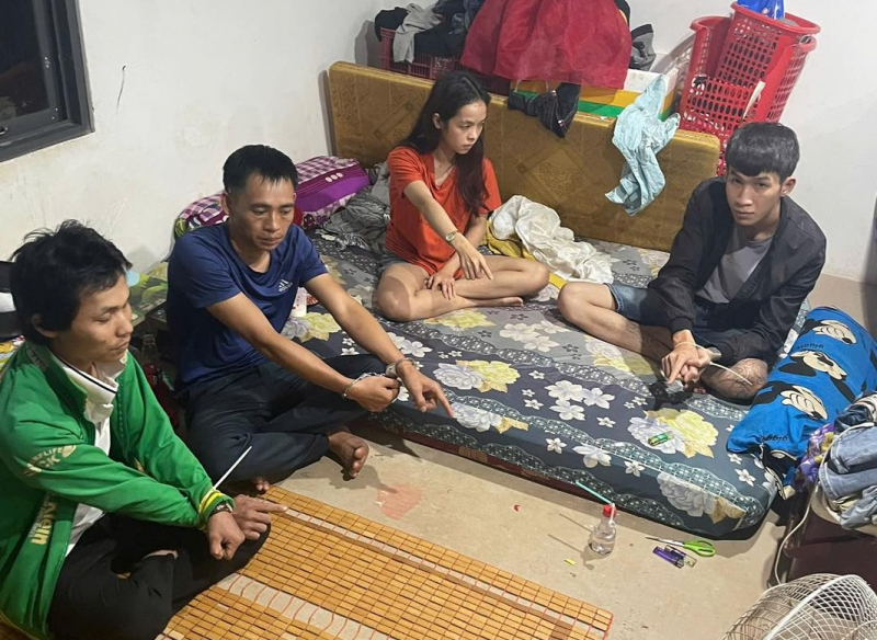 Những bước chân lặng lẽ giữ bình yên từ phố phường -0