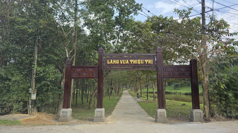 Yêu cầu tháo dỡ “hạng mục lạ” sau rằm tháng Giêng  -0