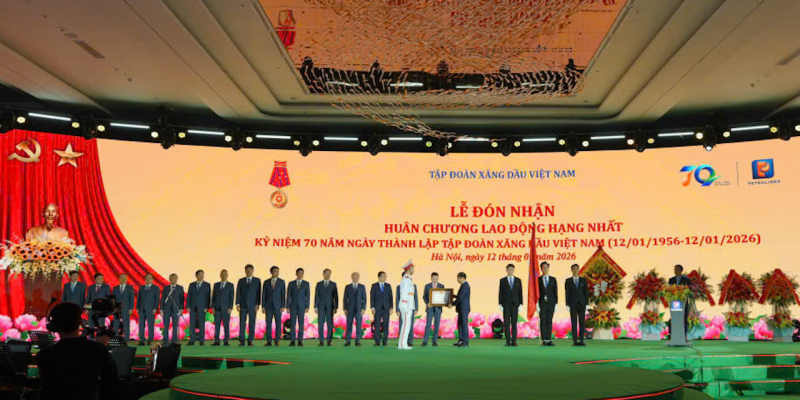 Tập đoàn Xăng dầu Việt Nam kỷ niệm 70 năm thành lập và đón nhận Huân chương Lao động hạng Nhất -0