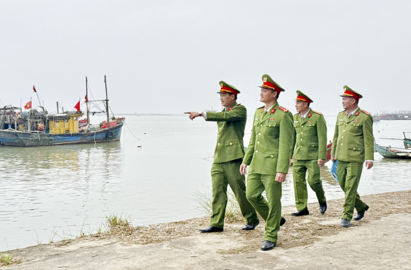 Những người con của biển -0